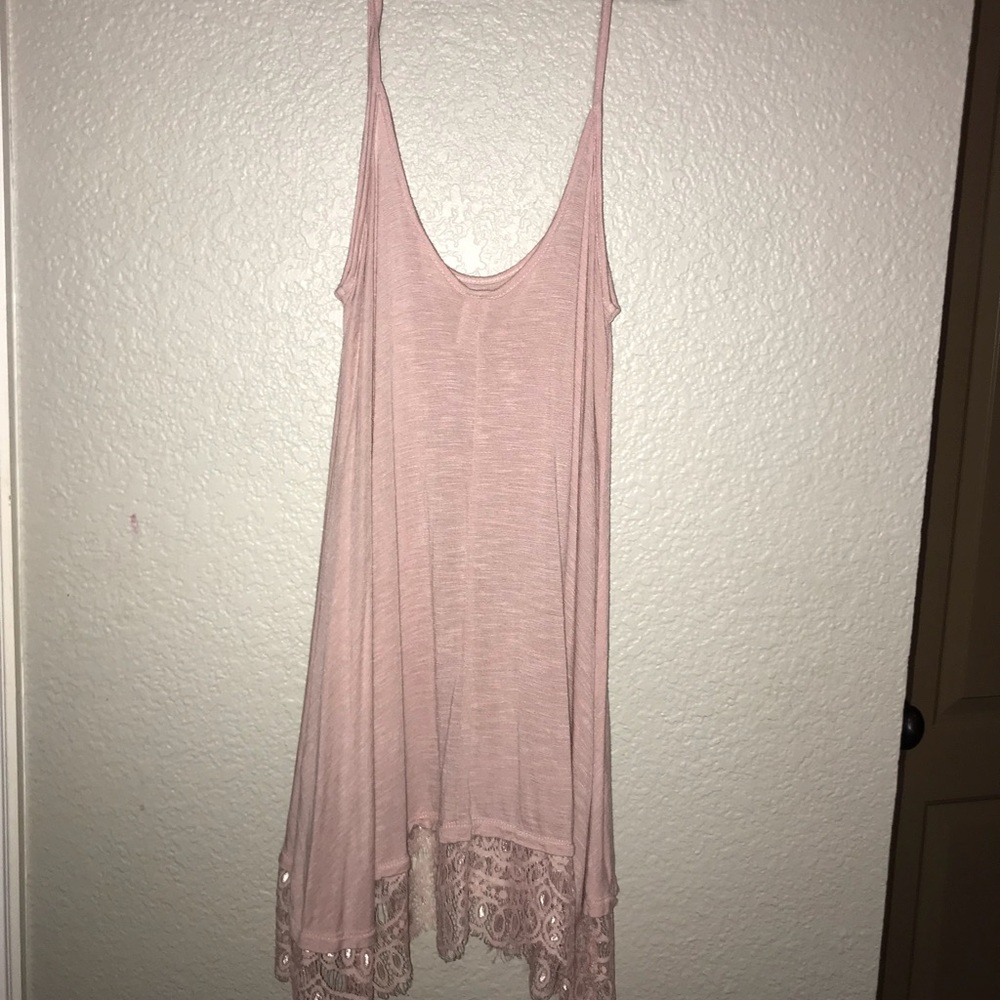 pink tank top